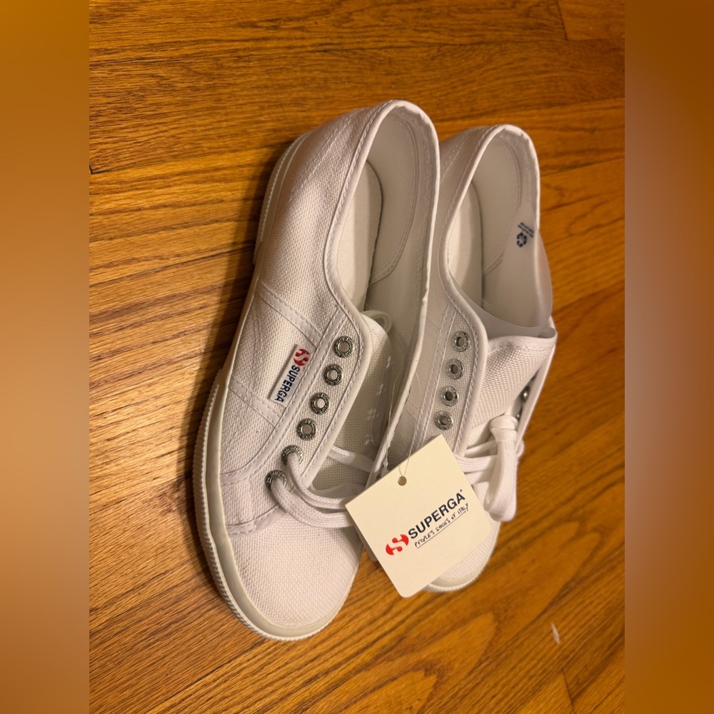 Superga Men's Classic White Sneakers Size 40